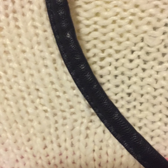 Women’s long sleeved sweater - Picture 5 of 7